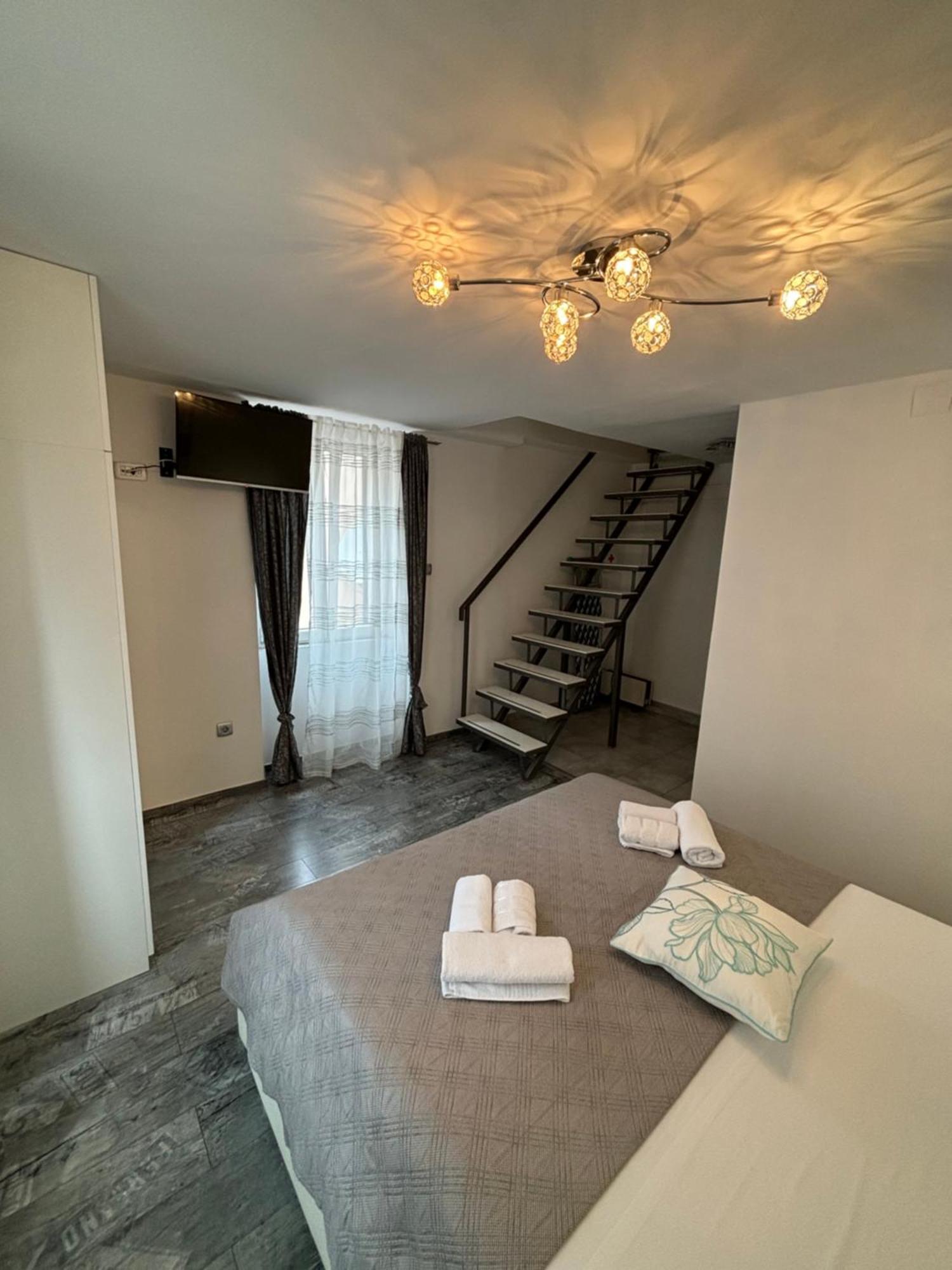 Apartment Cvita Split Exterior photo